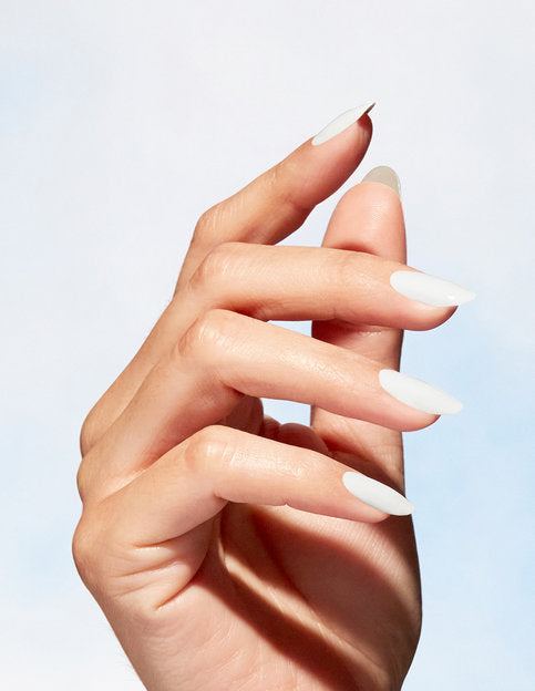 OPI Esmalte naturalmente Vegano color blanco, de larga duración con un término brillante